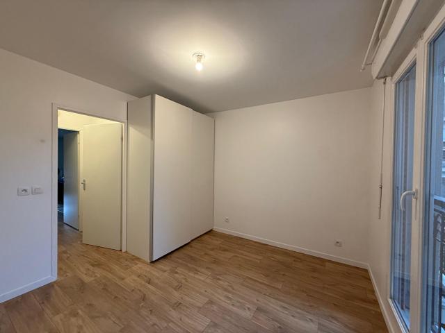 PUTEAUX 2P MEUBLÉ FRONT DE SEINE avec balcon et PK