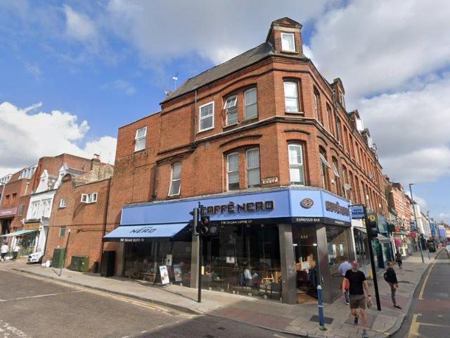 Putney High Street, London 2 bed flat to rent £2,200 pcm £508 pw