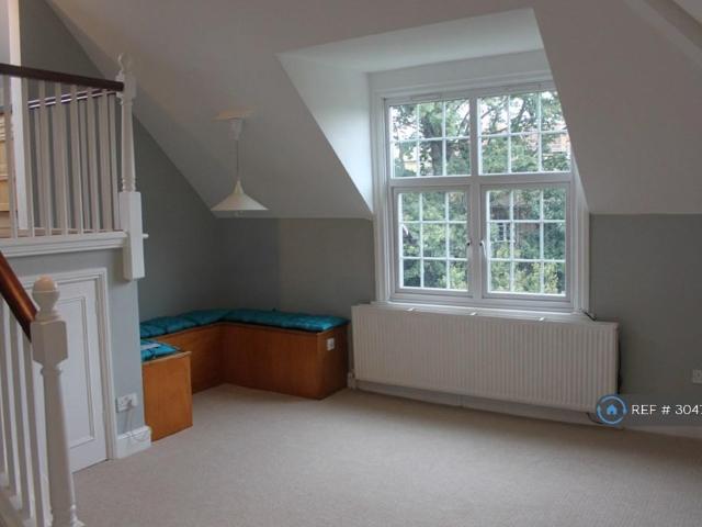 Putney, London, SW15 2 bed flat to rent £2,150 pcm £496 pw