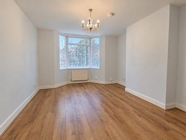 Putney Road, Enfield EN3, 1 bed flat to rent, £1,500 pcm | PrimeLocation