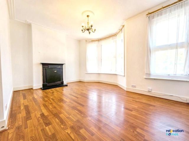 Putney Road, Enfield EN3, 2 bed flat to rent, £1,800 pcm | PrimeLocation