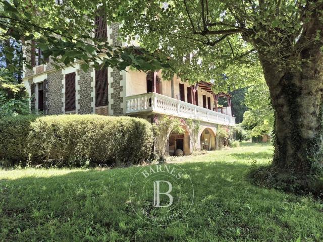 Puy De Dôme Maison de Maître fin XIXème siècle Dépendanc. 435m² Perrier