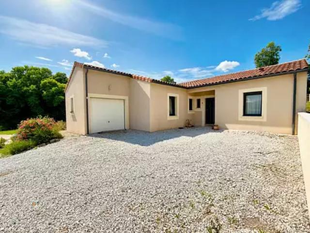 Puymoyen 16400 Location maison 6 pièces t6 au dernier étage terrasse