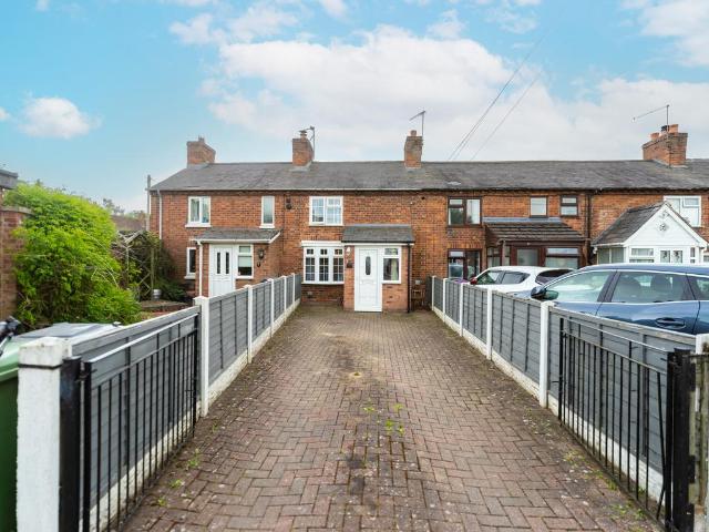 Pyms Road, Wem, Shrewsbury, Shropshire 2 bed townhouse to rent £850 pcm £196 pw