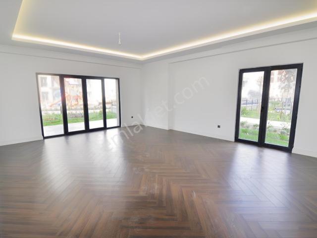 Pyramıd'den Mostar Konsept Bahçe Kullanımlı Boş Lüx 5+1 Daire