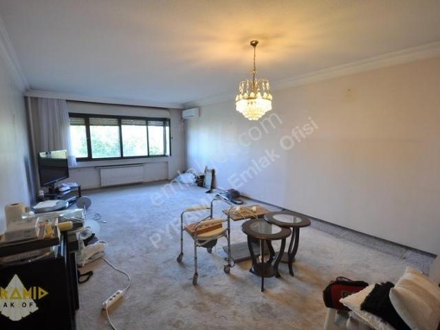 Pyramıd'den Ataköy 9 Atrium Yanı A 13 Blok Boş Teslim 3+1 Daire