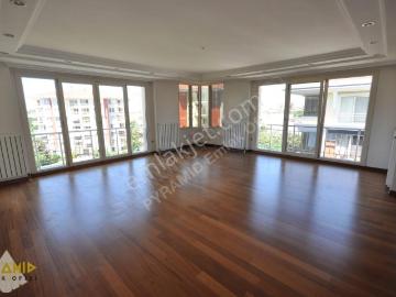 Pyramıd'den Ataköy Konakları C tipi İyi Konumlu 4+1 Boş Daire