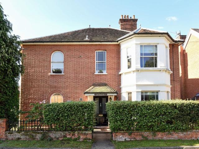 Pyrcroft House, 39 Pyrcroft Lane, Weybridge KT13, 1 bed flat to rent, £1,200 pcm | PrimeLocation