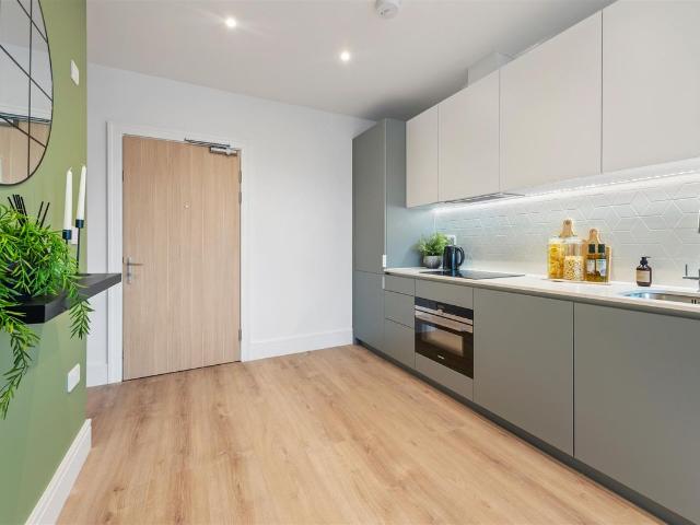 Pyrcroft Road, Chertsey KT16, 1 bed flat to rent, £1,375 pcm | PrimeLocation
