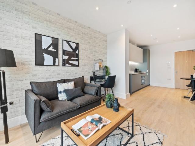 Pyrcroft Road, Chertsey KT16, 1 bed flat to rent, £1,500 pcm | PrimeLocation