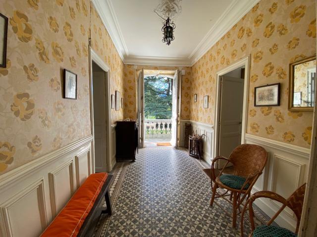 Pyrenees Atlantiques Maison de Maitre au Coeur du Valle d'Os. 350m² Louvie Juzon