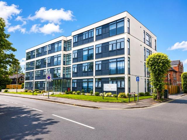 Pyrford Road, West Byfleet, Surrey KT14, 1 bed flat to rent, £1,350 pcm | PrimeLocation