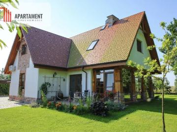 Przestronny dom z ogrodem zimowym i stawem w Pyszczyniu