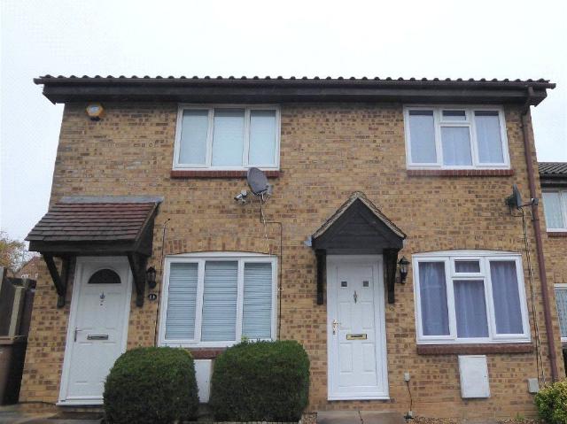 Pytchley Close, Luton LU2, 2 bed property to rent, £1,250 pcm | PrimeLocation