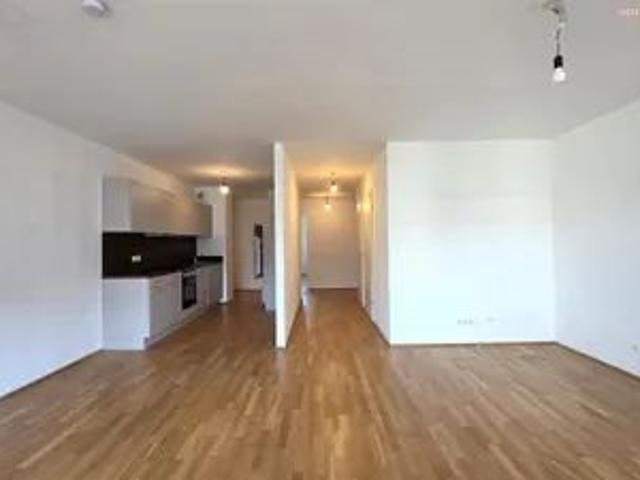 Q11: 3 Zimmer + großer Balkon + Deckenkühlung + AB JULI!