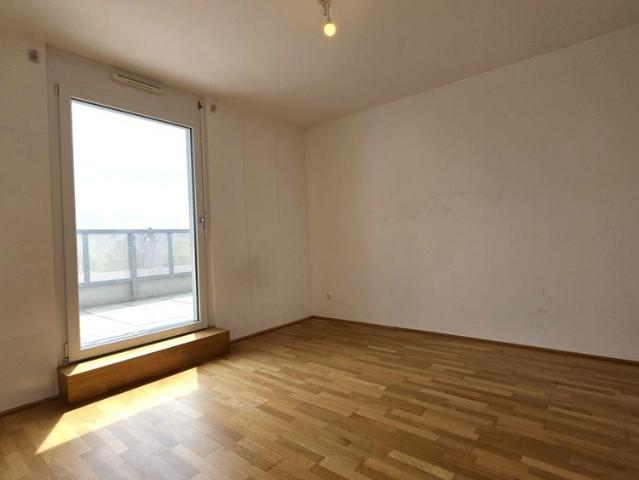 Q11: DG WOHNUNG mit Kühlung / Große OST und WEST Terrasse