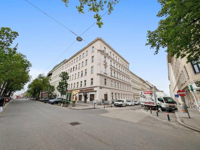 Q18+ Kompakte 1 Zimmer Altbauwohnung zum Revitalisieren
