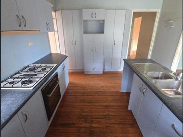 QLDer Charm & Cool Comfort: Short term lease on Clay St, West Ipswich
