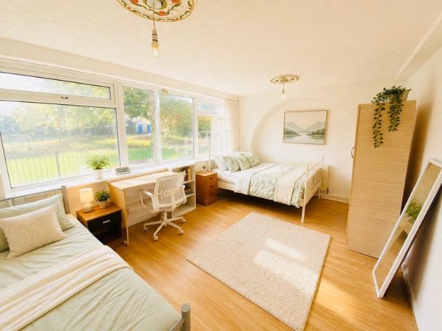 Qmul 4Bd Bowroad /Mile End | Incl Bills Optional