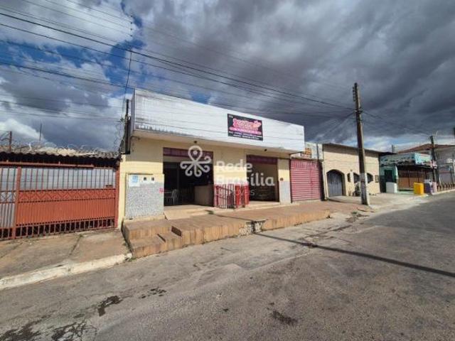 QNM 18 | Casa comercial 2 Quartos 2 banheiros com 2 Vagas de Garagem Ceilândia