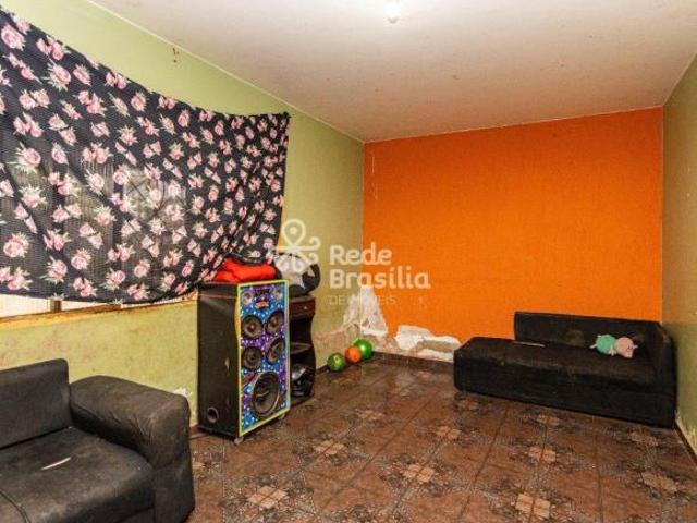 QR 515 Conjunto 18 | Casa 3 Quartos sendo 1 Suíte com 3 Vagas de Garagem Samambaia Sul