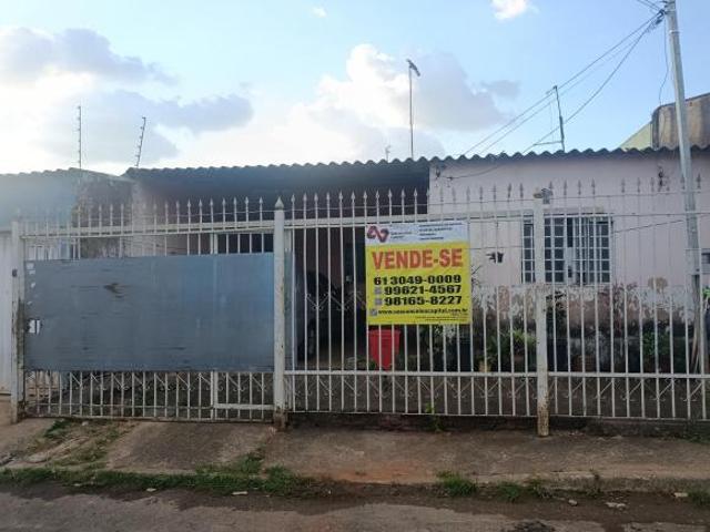 QR 205 CASA A VENDA ÓTIMA PARA REFORMAR