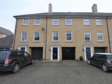 Qwysson Avenue, Bury St. Edmunds 4 bed townhouse to rent £1,950 pcm £450 pw