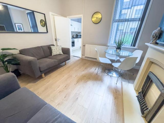 Quorn Street, Liverpool, L7 2QR, United Kingdom | 5 bed townhouse for rent #136442435 | Rentberry