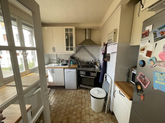 QUATRE PIECES LOUE DE 69 M2 AVEC CAVE