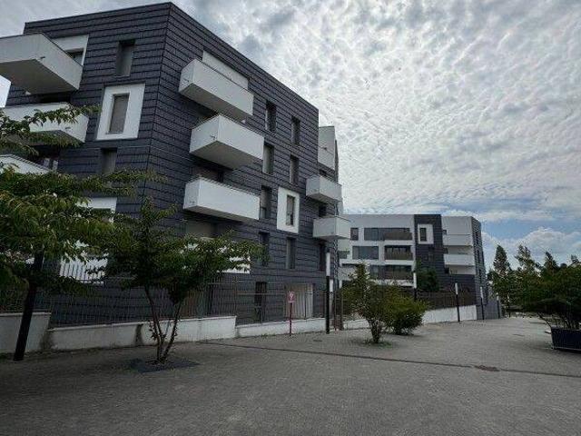 Quatre pièces + parking + balcon