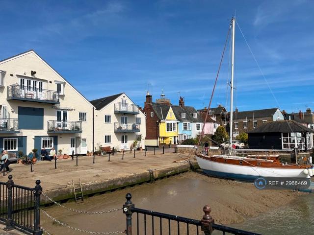 Quay St, Colchester, CO7 3 bed flat to rent £2,200 pcm £508 pw