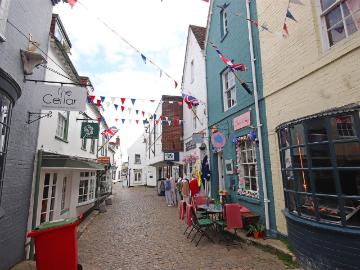 Quay Street, Lymington SO41, 2 bed terraced house to rent, £1,695 pcm | PrimeLocation