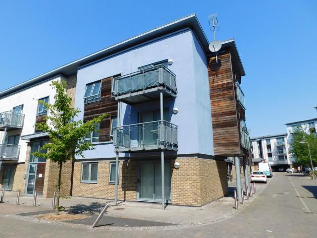 Quayside Drive, Colchester CO2 1 bed apartment to rent £975 pcm £225 pw