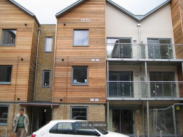 Quayside Drive, Colchester CO2, 1 bed flat to rent, £940 pcm | PrimeLocation