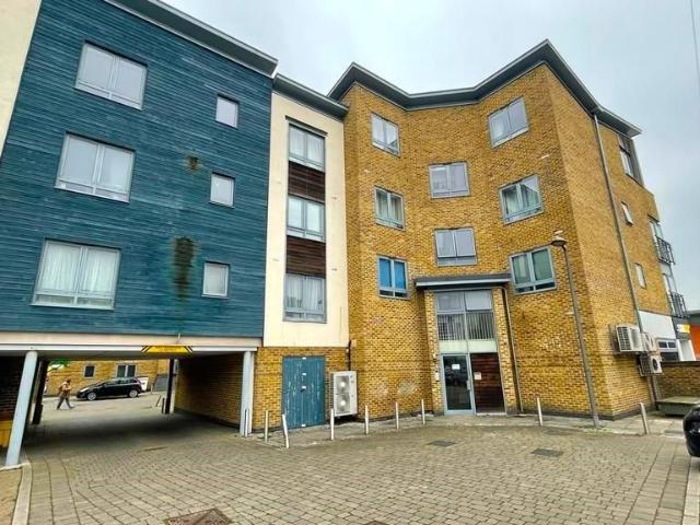 Quayside Drive, Colchester CO2, 1 bed flat to rent, £950 pcm | PrimeLocation