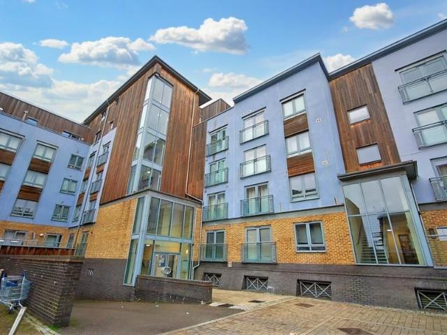 Quayside Drive, Colchester CO2, 1 bed flat to rent, £950 pcm | PrimeLocation