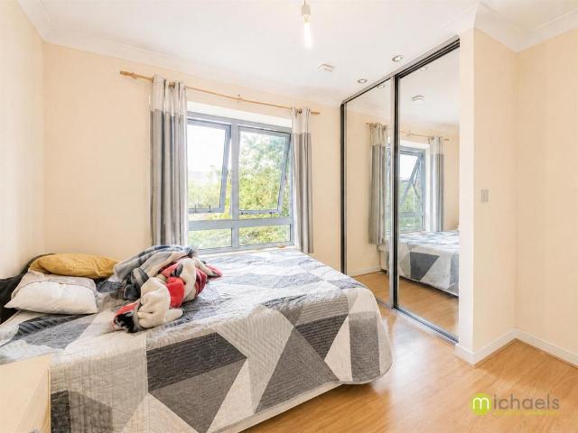 Quayside Drive, Colchester, CO2 2 bed apartment to rent £1,400 pcm £323 pw