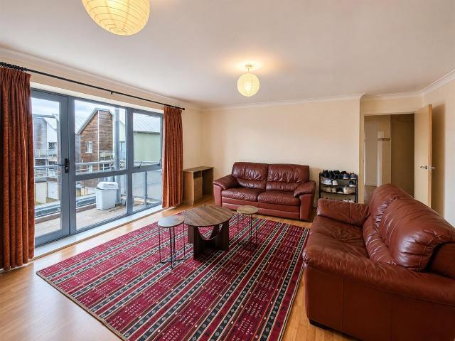 Quayside Drive, Colchester CO2, 2 bed flat to rent, £1,400 pcm | PrimeLocation