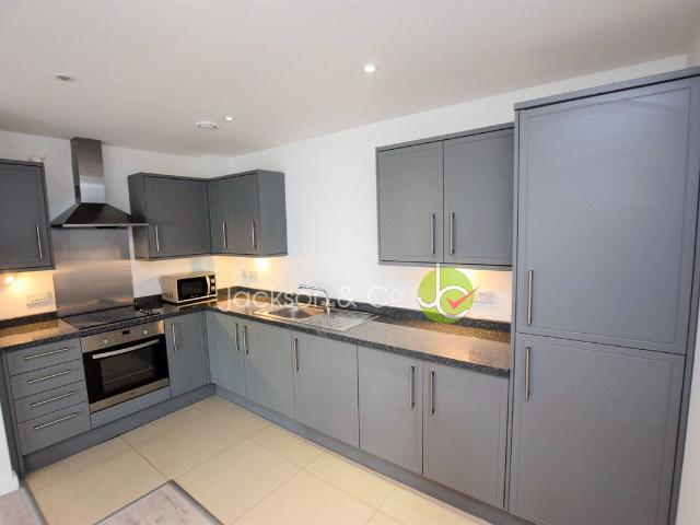 Quayside Drive, Colchester CO2, 2 bed flat to rent, £1,300 pcm | PrimeLocation