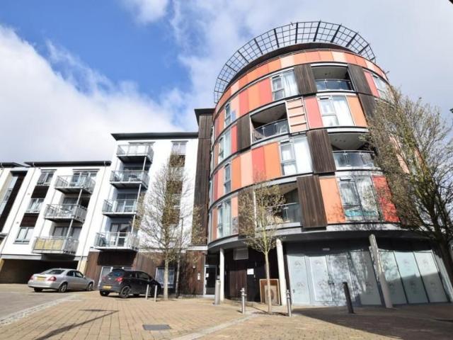 Quayside Drive, Colchester CO2, 2 bed flat to rent, £1,300 pcm | PrimeLocation