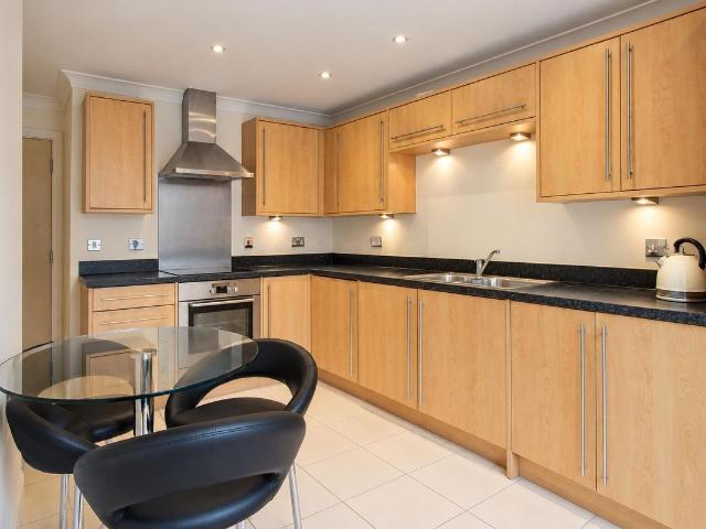 Quayside Drive, Colchester CO2, 3 bed flat to rent, £1,350 pcm | PrimeLocation