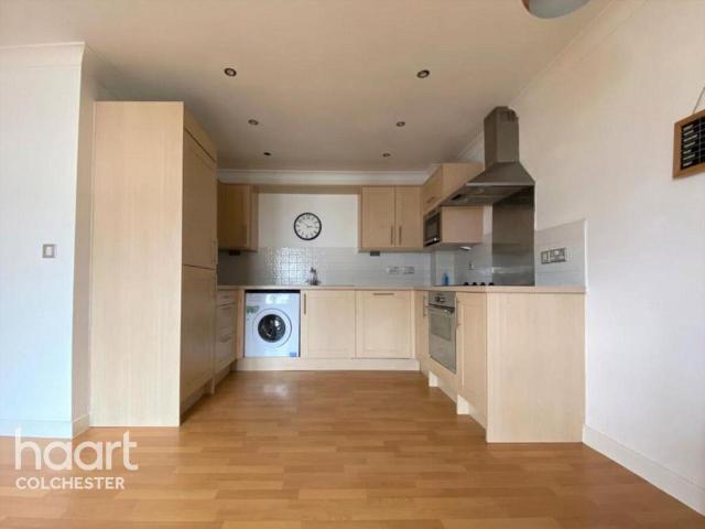 Quayside Drive, Colchester 1 bed apartment to rent £1,000 pcm £231 pw