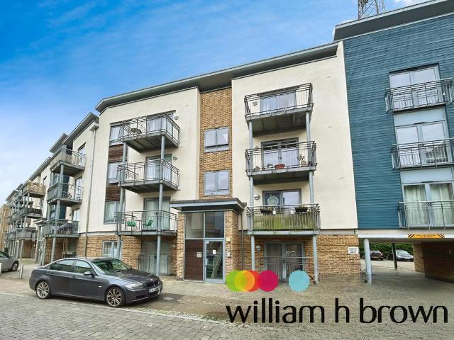 Quayside Drive, Colchester 1 bed apartment to rent £1,090 pcm £252 pw