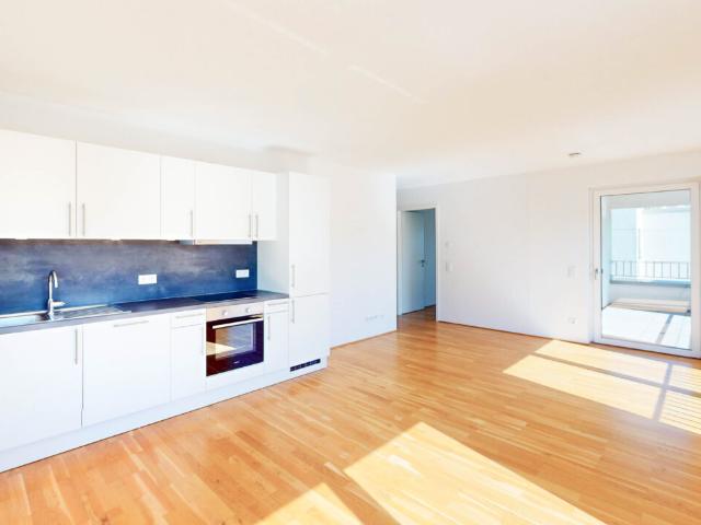 Quadratisch, praktisch Weidenquartier! Kompakte 3 Zimmer Wohnung mit EBK und Terrasse