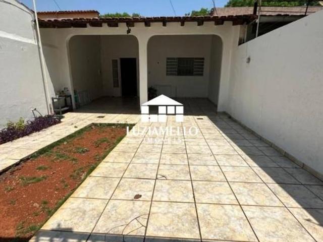 Quadra 1, Cruzeiro Velho, casa térrea, original, lote vazado, ótima localização!