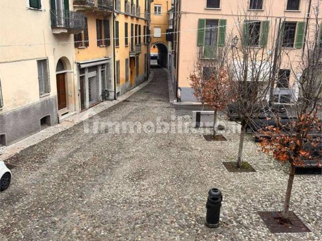 Quadrilocale 120 m², Centro, Mantova