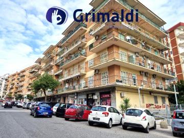 Viale Privato Farnese 41 quadrilocale 130mq