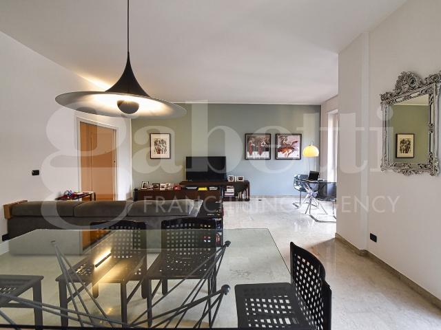 Quadrilocale con box a Monza