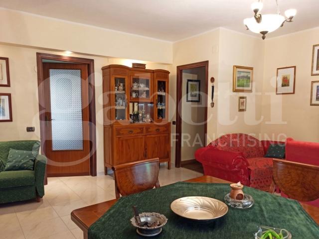 Quadrilocale con box doppio a Messina