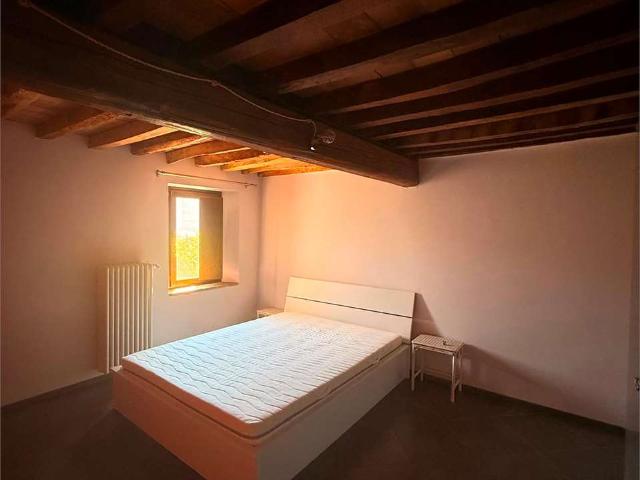 QUADRILOCALE CON DOPPI SERVIZI IN AFFITTO